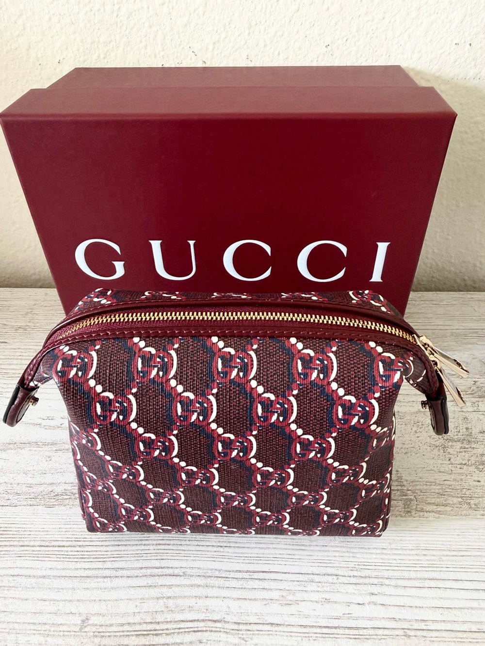 New Gucci GG Supreme Shadow leather pouch cosmetic bag, dark red